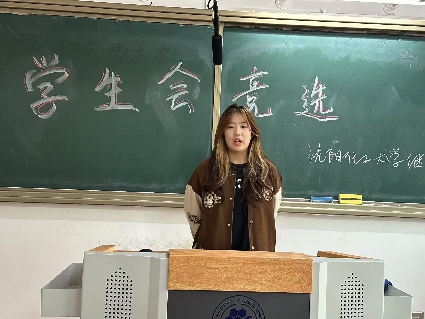 1-24120511204UP.jpg